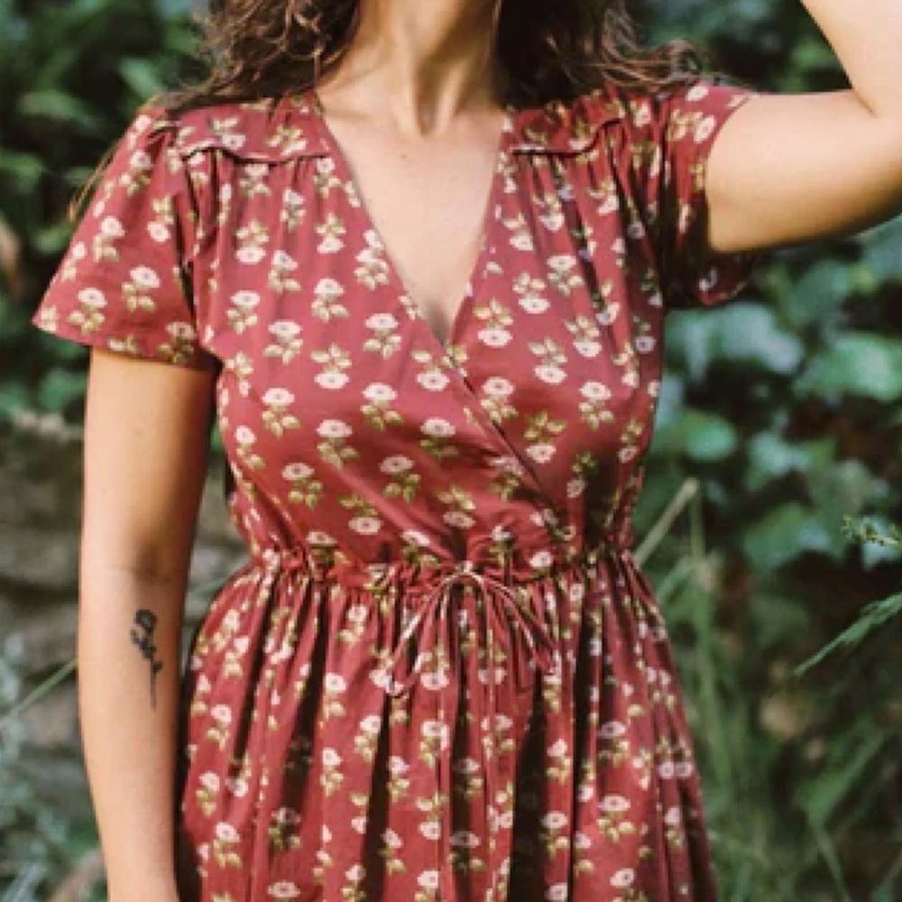 Christy Dawn Simple Dawn Dress in Rouge Rosette size large, red and pink floral - Picture 8 of 8